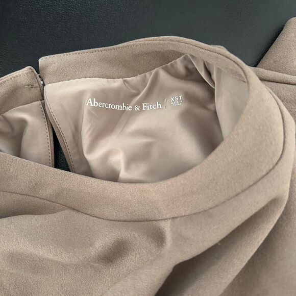 Abercrombie & Fitch Taupe Ruched Mini Dress – Bodycon Short Sleeve Neutral xs - Picture 6 of 8